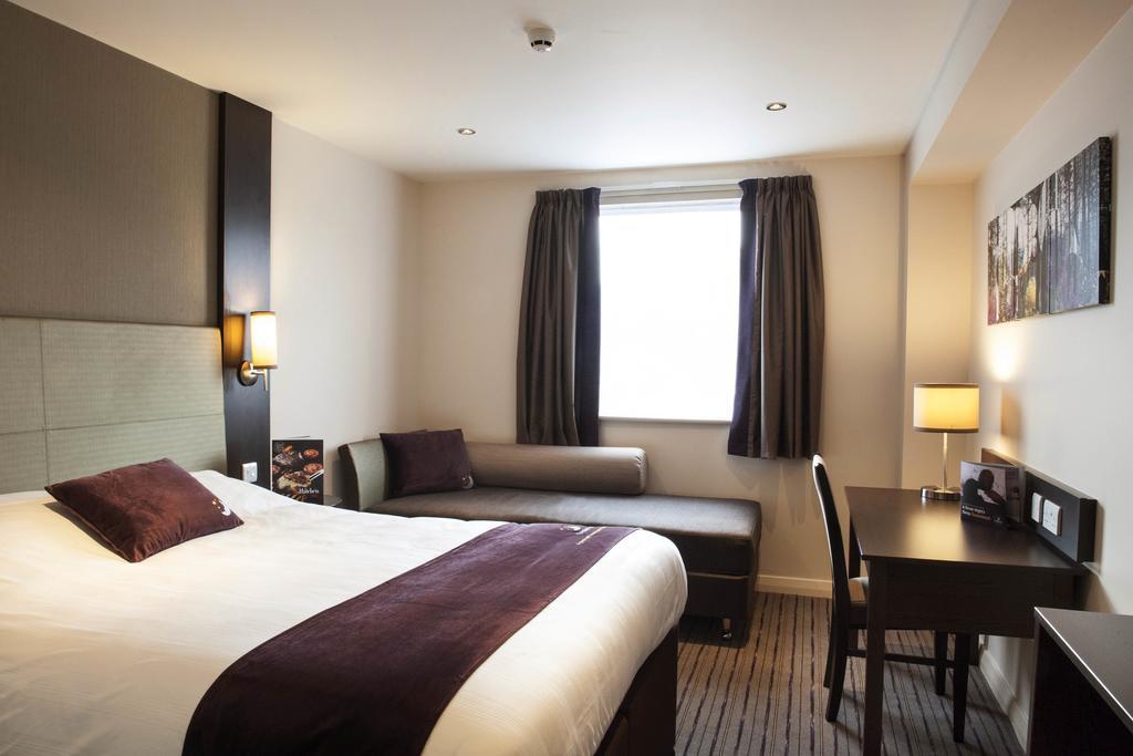Premier Inn London City - Aldgate Bilik gambar